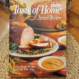 LIKE NEW!! 1999 Taste of Home Annual Cookbook